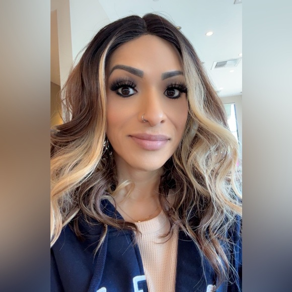 Meet your Posher, Laura - Picture 2 of 13